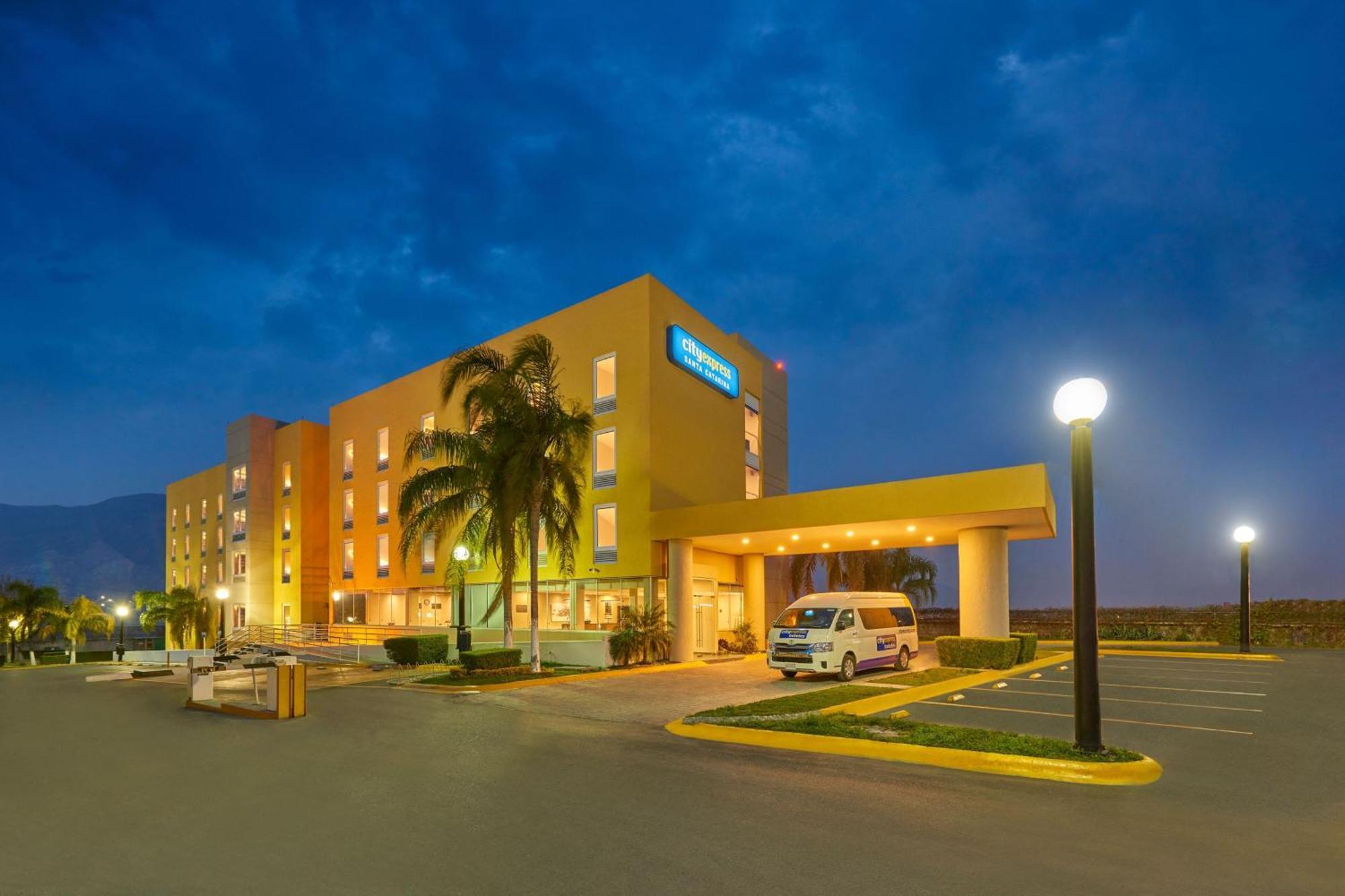City Express By Marriott Monterrey Santa Catarina Екстер'єр фото