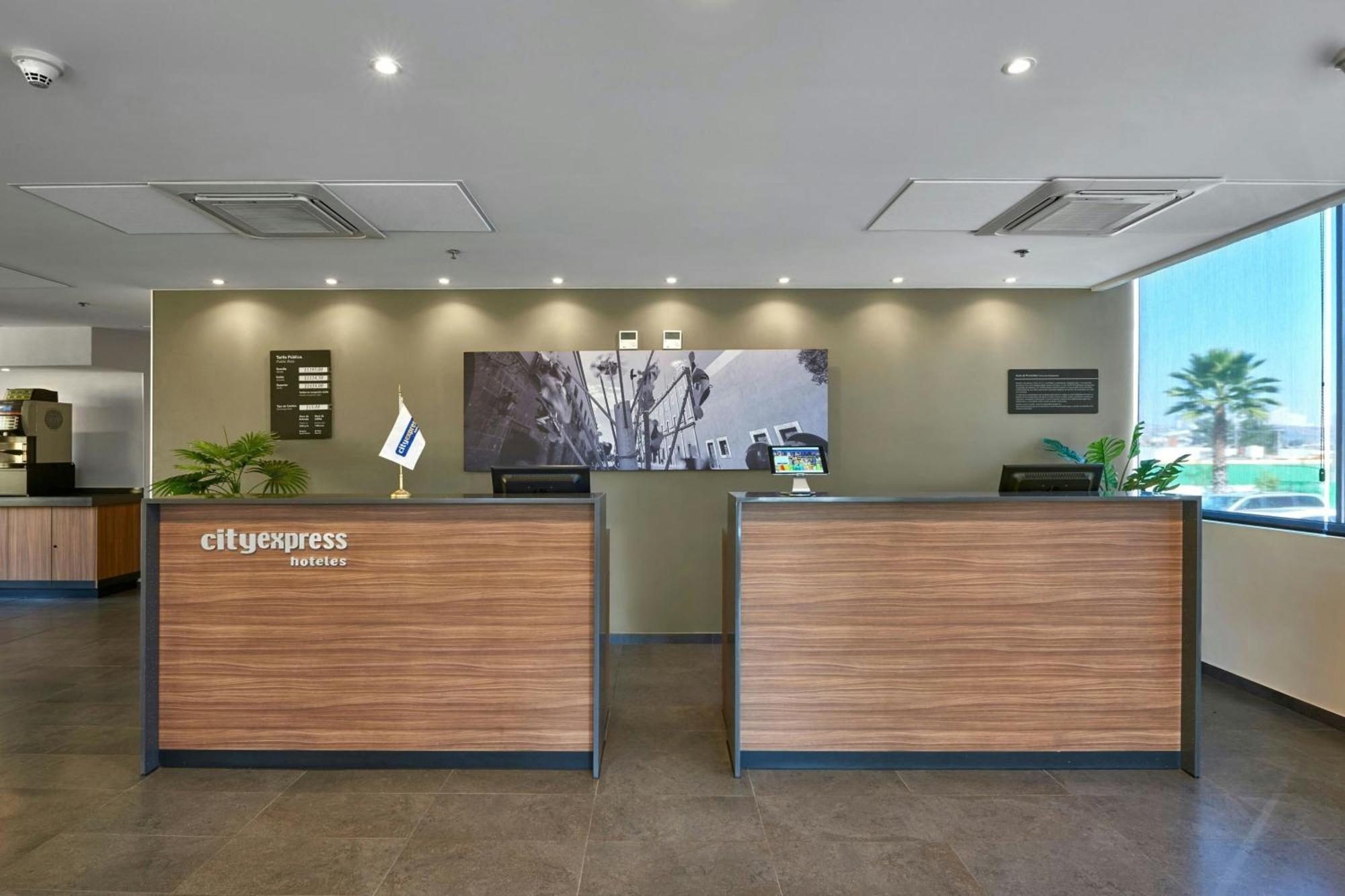 City Express By Marriott Monterrey Santa Catarina Екстер'єр фото